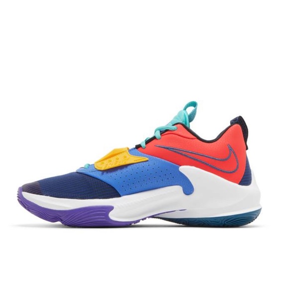 Nike Zoom Freak 3 'AntetokounBros' WMNS Sneakers - Picture 7 of 16